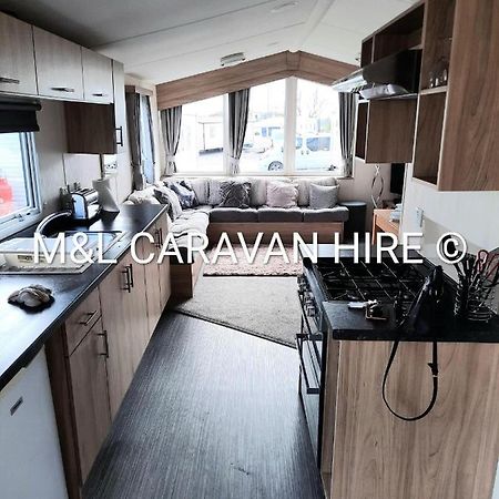 Blue Dolphin Holiday Park Gristhorpe Esterno foto