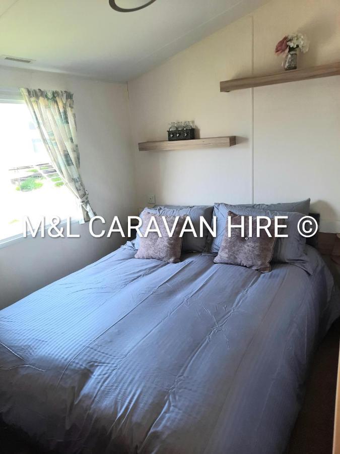 Blue Dolphin Holiday Park Gristhorpe Esterno foto