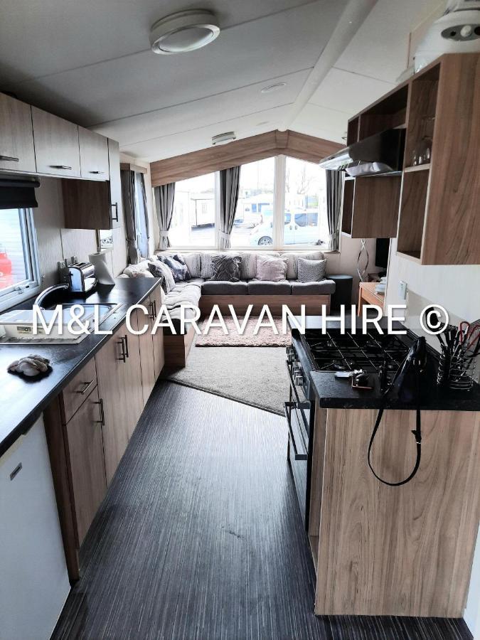 Blue Dolphin Holiday Park Gristhorpe Esterno foto