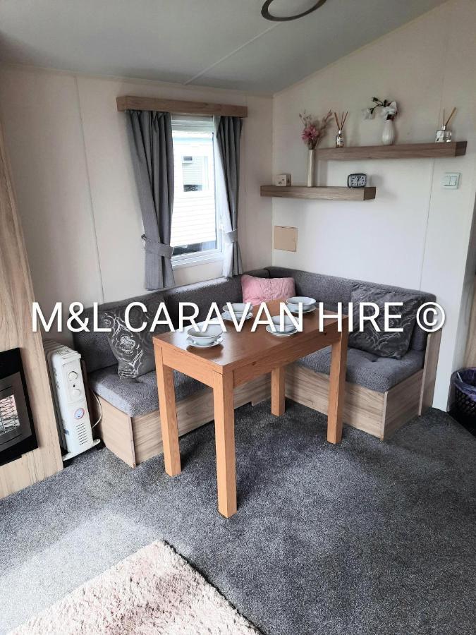 Blue Dolphin Holiday Park Gristhorpe Esterno foto