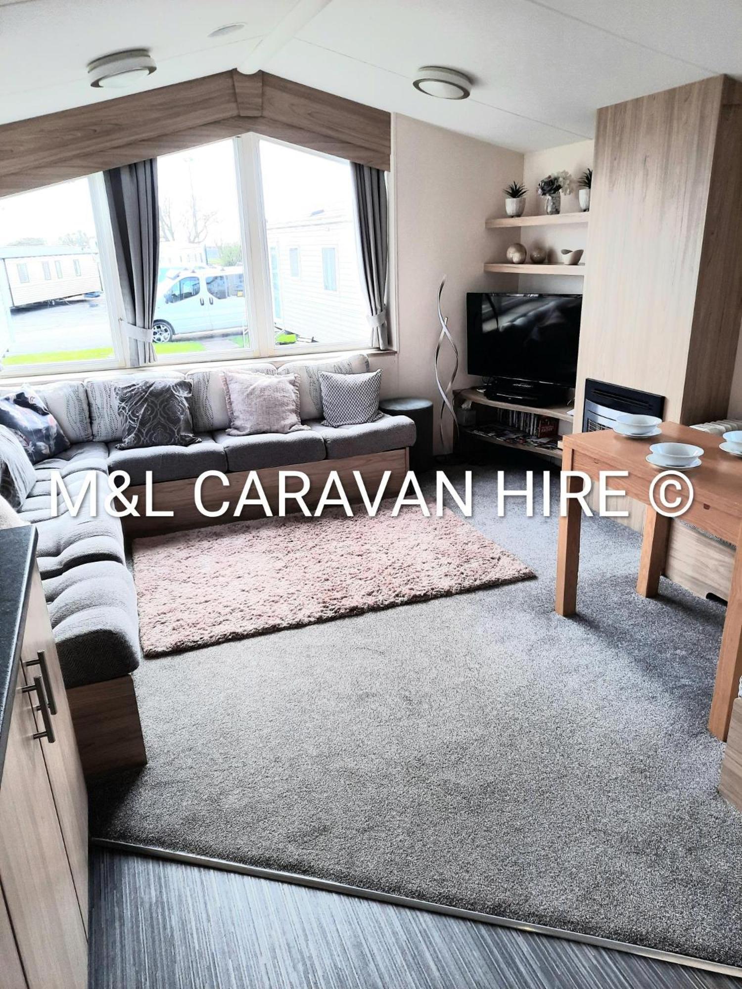 Blue Dolphin Holiday Park Gristhorpe Esterno foto
